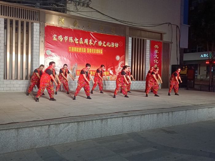 2025年8月1日区交通运输局周末广场文化活动